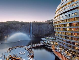 Intercontinental Shanghai Wonderland Bagian luar foto